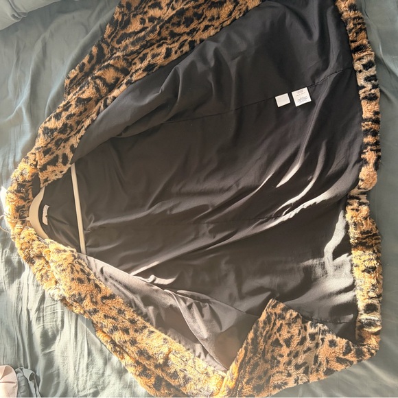 Chic Leopard Print Teddy Jacket - Picture 2 of 4